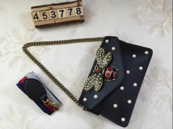  Gucci Broadway leather cluthch black