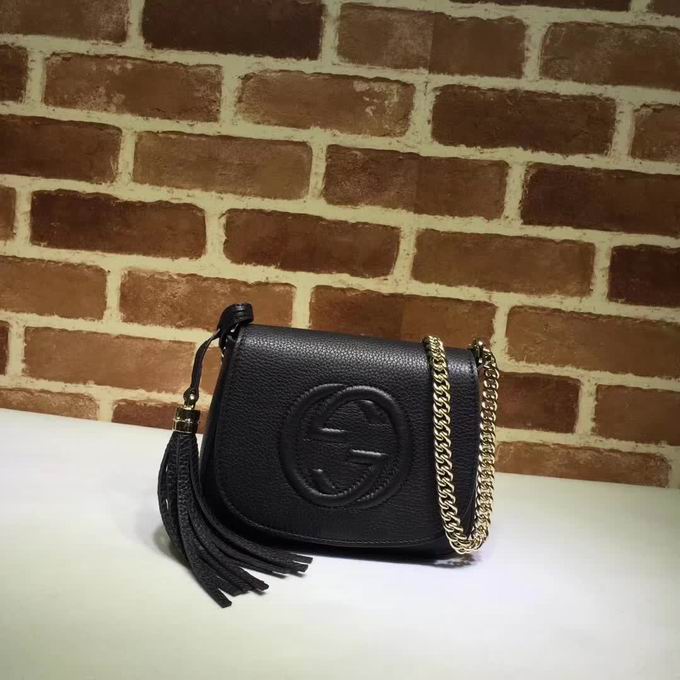  Gucci leather shoulder bag with a leather tassel black