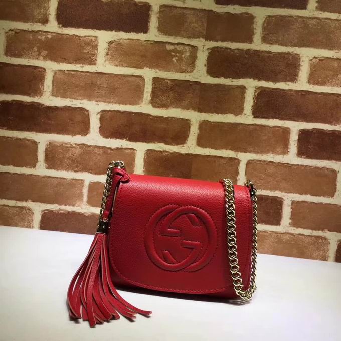  Gucci leather shoulder bag with a leather tassel red