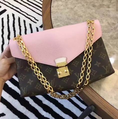  Louis Vuitton POCHETTE METIS Pink