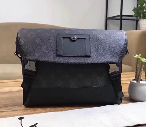  Louis Vuitton Messenger PM Voyager M40511