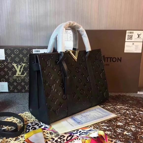 Louis Vuitton VERY TOTE MM  Black Leather