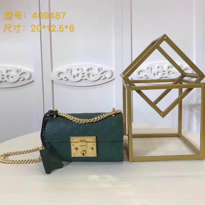  Gucci Padlock Gucci Signature shoulder bag green