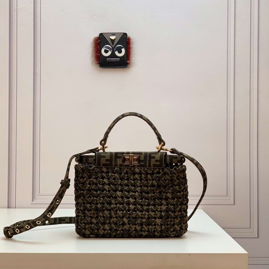  PEEKABOO ICONIC MINI