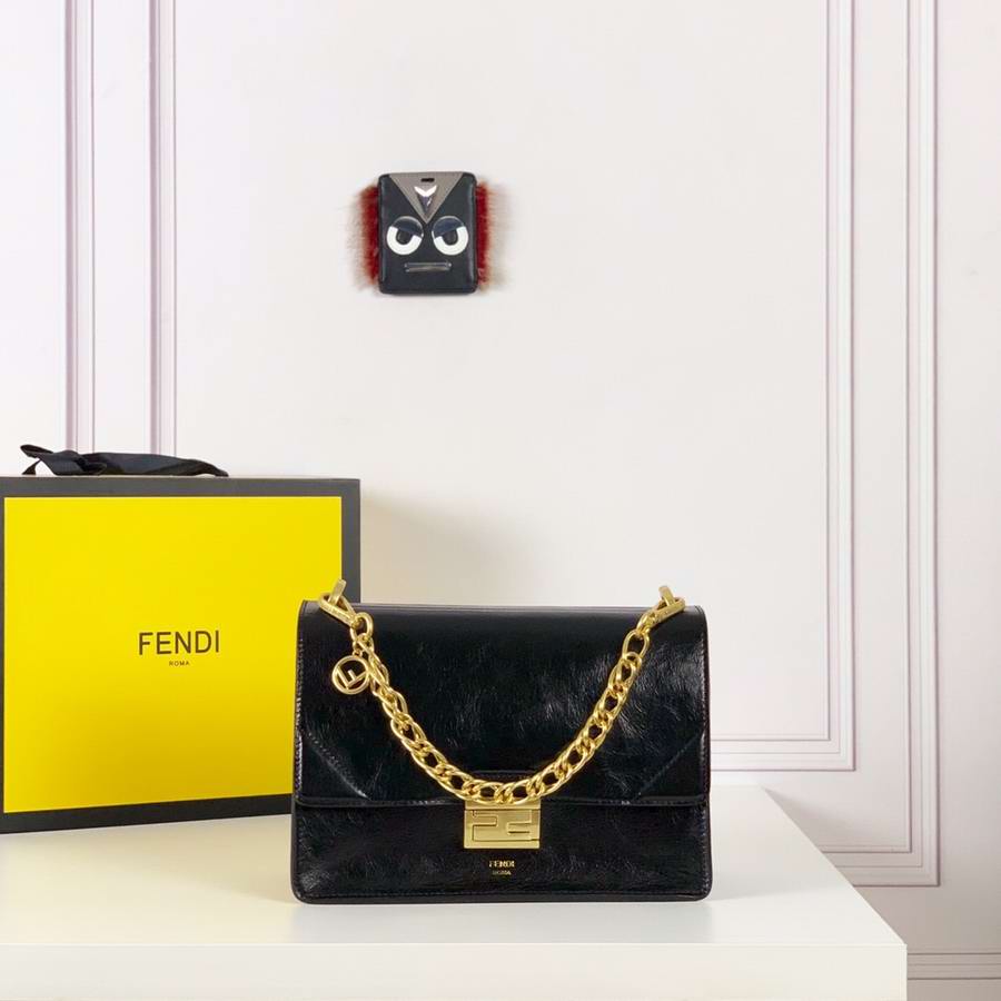  KAN U Black leather bag