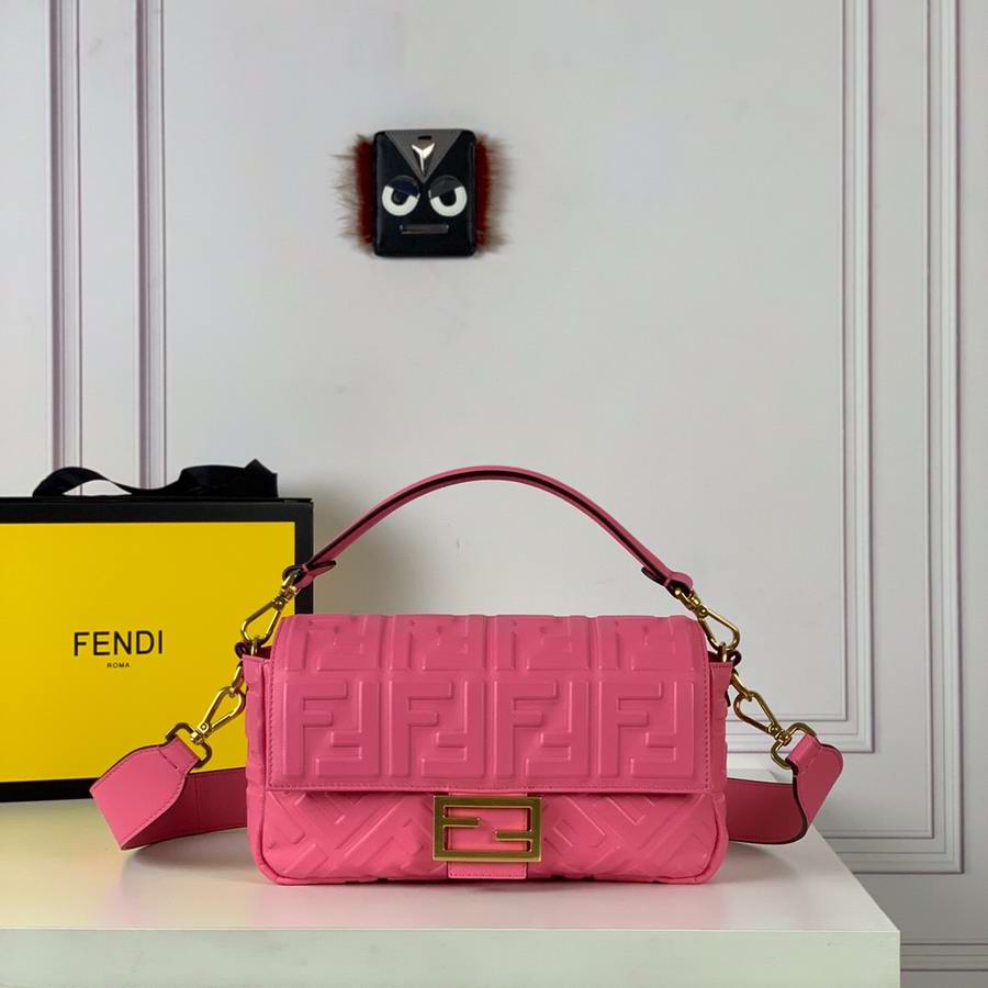  BAGUETTE Pink leather bag medium