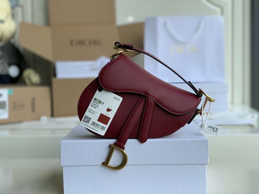  SADDLE BAG Cherry Red Grained Calfskin