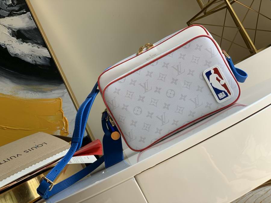  LVXNBA NIL MESSENGER BAG