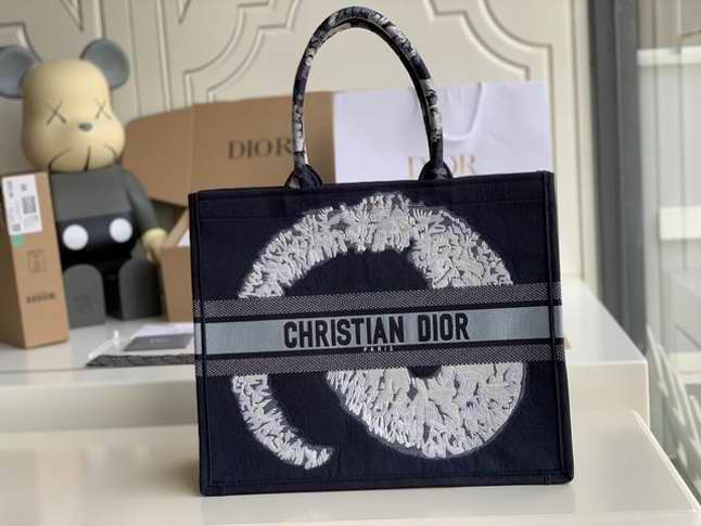  DIOR BOOK TOTE