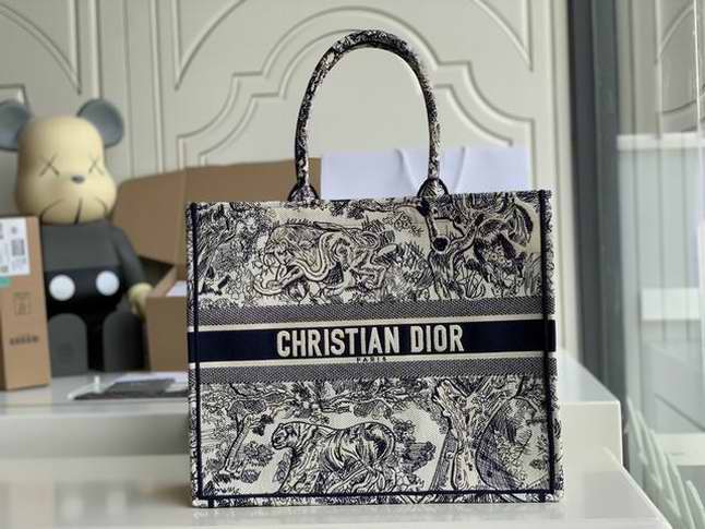  DIOR BOOK TOTE