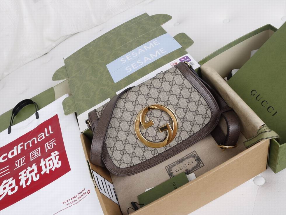  Gucci Blondie shoulder bag