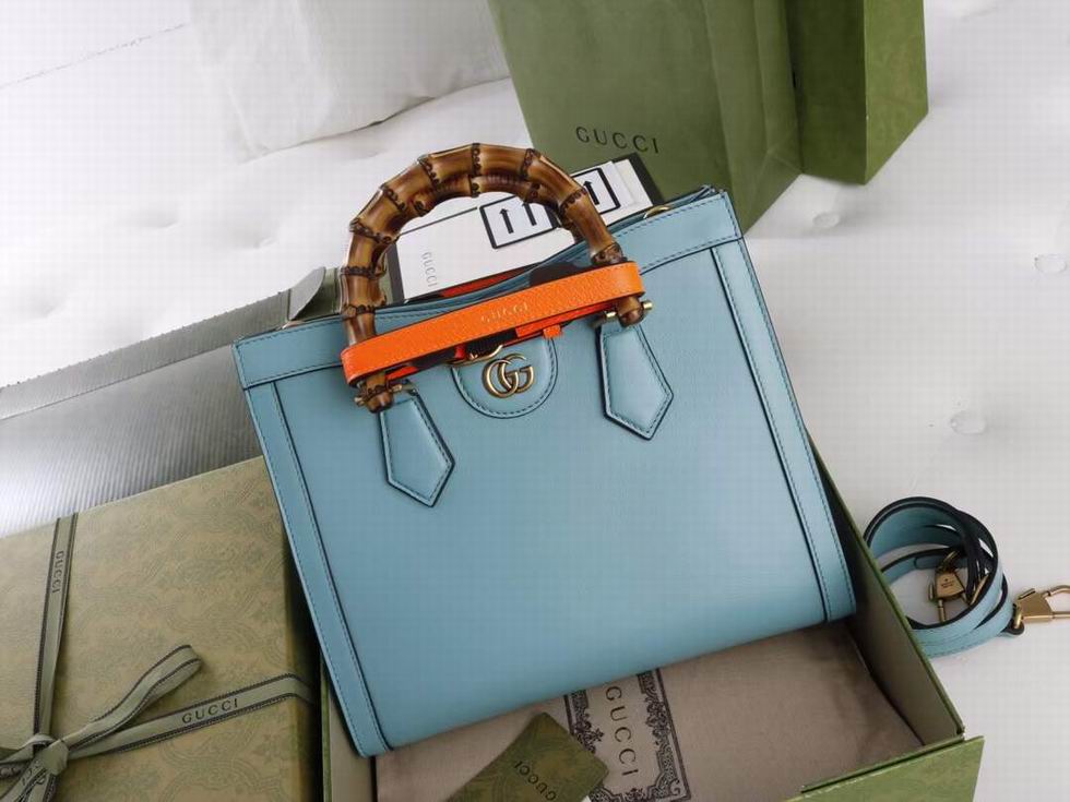  Gucci Diana small tote bag