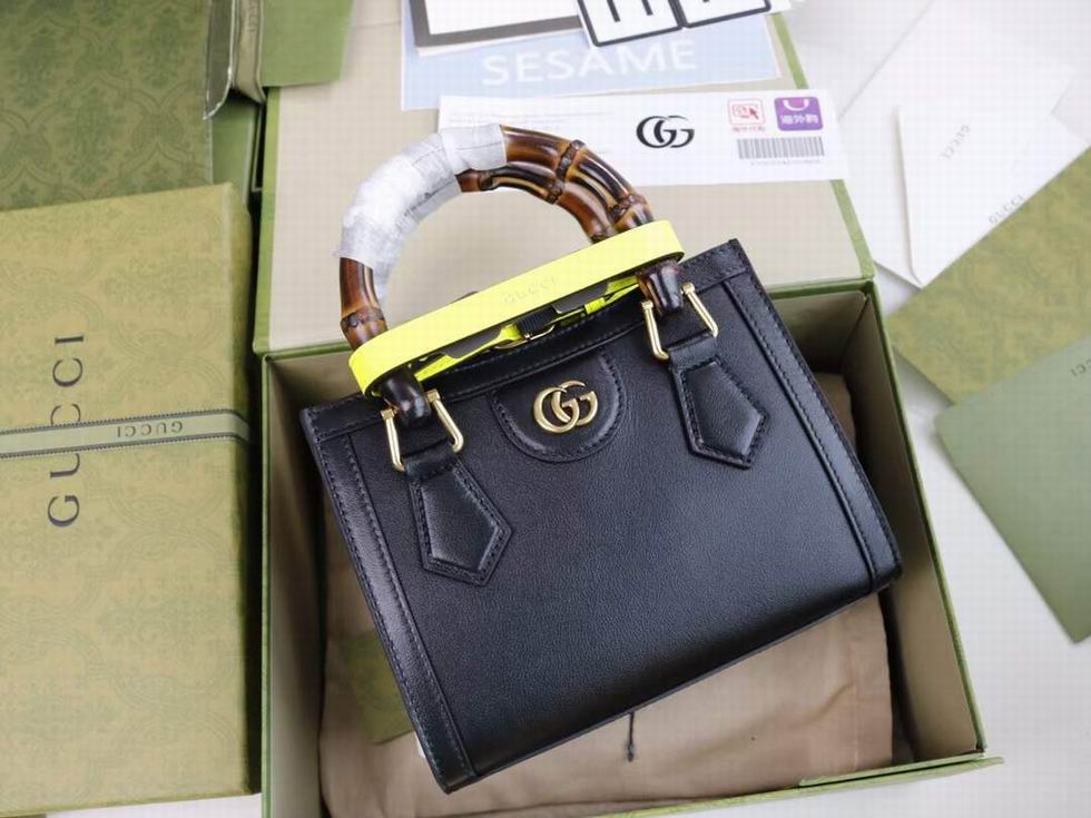  Gucci Diana jumbo GG mini tote bag