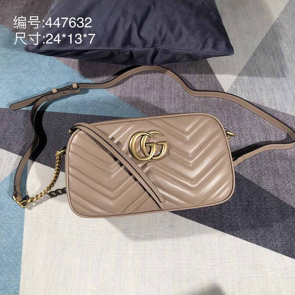  GG Marmont matelasse shoulder bag