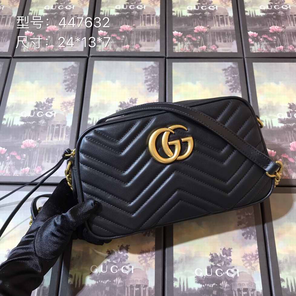  GG Marmont matelasse shoulder bag