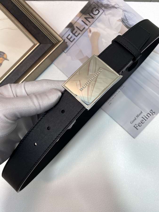  Reversible Plaque Buckle London Check Belt