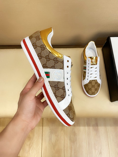  Men Gucci shoes 322