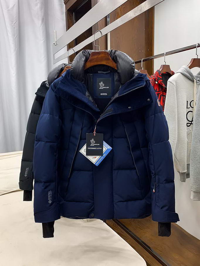  Men Moncler DownJackets022