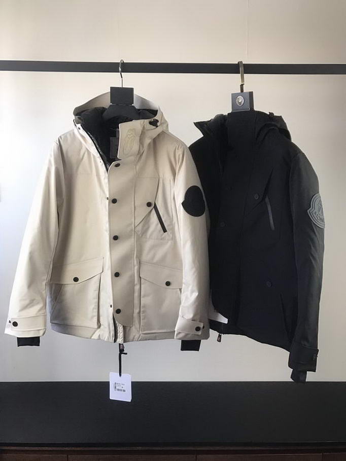  Men Moncler DownJackets032