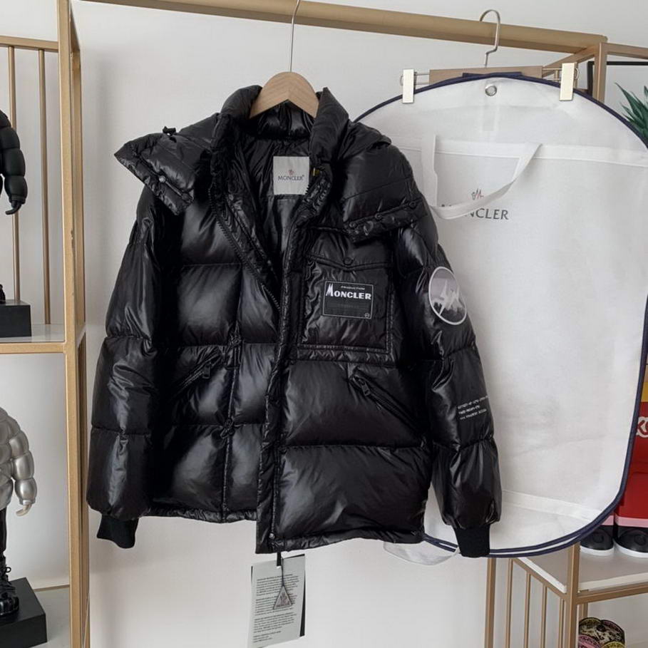  Men Moncler DownJackets036