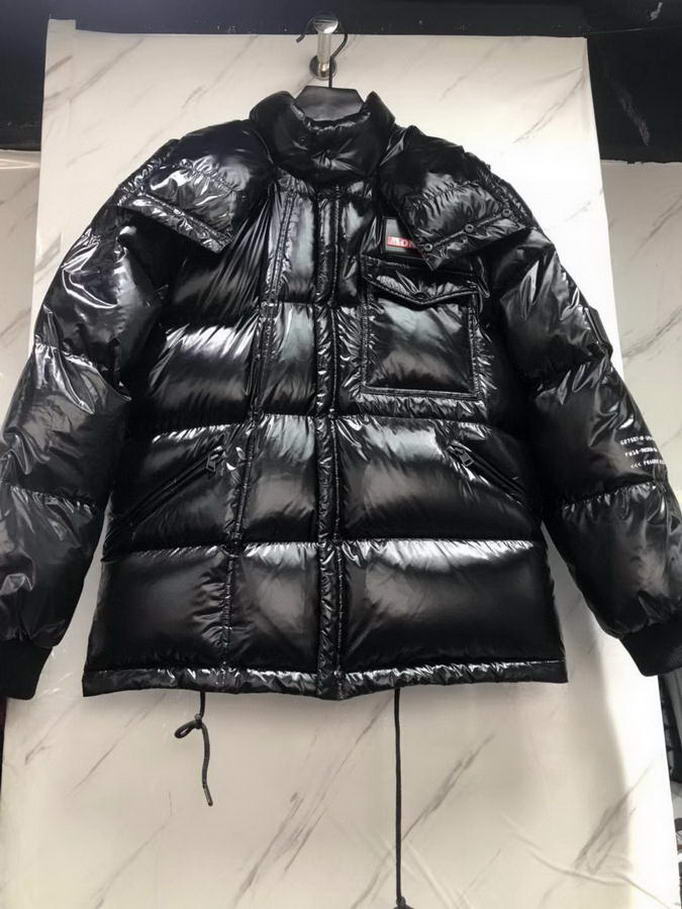  Men Moncler DownJackets050
