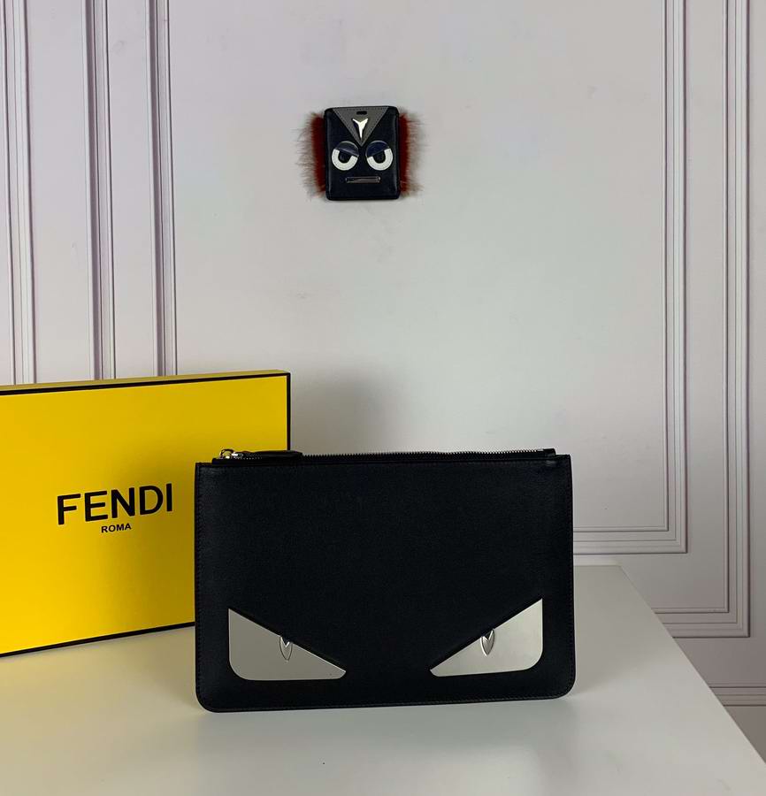 Fendi Pouch