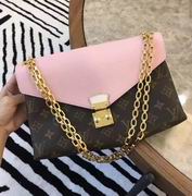 Louis Vuitton POCHETTE METIS Pink 