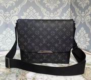 Louis Vuitton MESSENGER PM EXPLORER HANDBAG MONOGRAM ECLIPSE