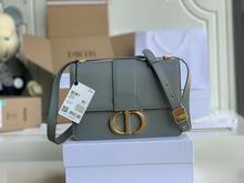 30 MONTAIGNE FLAP BAG Gray Grained Calfskin