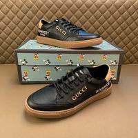 Men Gucci shoes 134