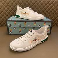 Men Gucci shoes 137